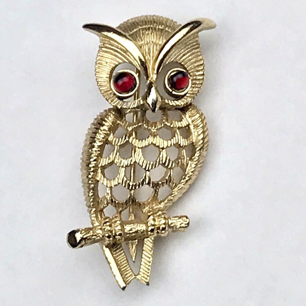 Avon Brooch Pin Gold Tone Red Jeweled Eyes Owl Vintage Elegant